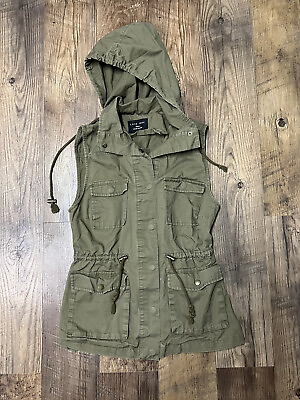 #ad Love Tree Womens Army Green Sleeveless Hooded Snap front Safari Vest size Small $15.00