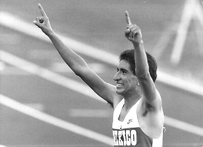#ad 1983 Press Photo ERNESTO CANTO 20KMS waalk Track Field Champion Gold Mexico $19.99