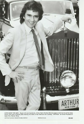 #ad 1981 Press Photo Dudley Moore Car Makes The Man quot;Arthurquot; $13.50