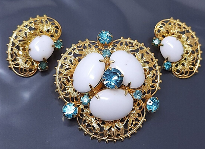 #ad Vintage Juliana Milk Glass Blue Rhinestone Gold tone Brooch Clip Earrings Set $255.00