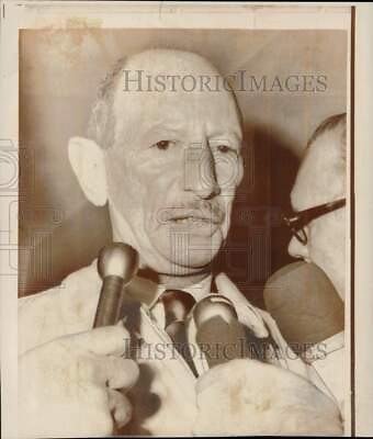 #ad 1969 Press Photo Sirhan Sirhan Defense Attorney Emile Zola Berman Los Angeles $19.99