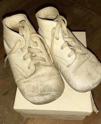 #ad Vintage Baby Shoes 1950 Mrs Days Style 380 White w Original Box 2 wide $15.00