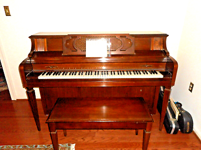 #ad Everett WALNUT 1979 UPRIGHT PIANO BENCH VG Cond Needs Tuning DC Area Pickup $1430.00
