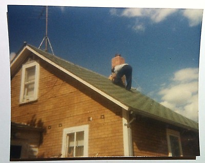 Vintage FOUND PHOTO MAN FIXING ON ROOF REFUSES TO HIRE COMPANY TO FIX DO WORK $9.34