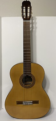 #ad Sunlite Classic Acoustic￼ 6 String Guitar GCN 1600G w Soft Case Very Nice $60.00