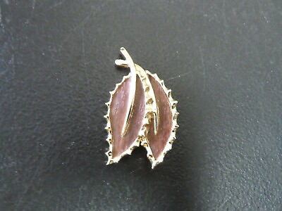 #ad Vintage Sarah Coventry 2 1 8quot; Gold Tone Holly Leaf Pin Brooch HJ3 $5.00