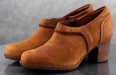 #ad Clarks Collection Women#x27;s Heeled Booties Boots Size 9.5 Leather Tan EUC $32.00