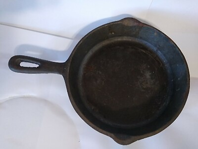 Vintage Cast Iron Skillet small UNMARKED Needs cleaning and seasoned $28.46