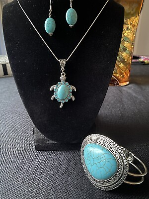 #ad Turquoise turtle pendant necklace and set￼ $25.00