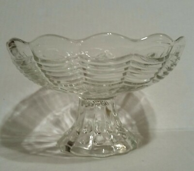 #ad VTG Charming Flower Shape Candy Nut Dish Clear Glass Radial Bubble Scalloped Rim $9.85