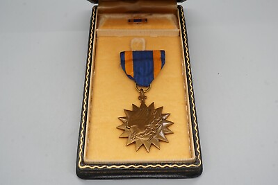#ad WWII Army Air Forces Air Medal Named Medal amp; Ribbon In Presentation Box Case $89.99
