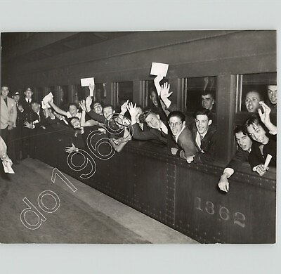 #ad Cheering Cadets Leave GRAND CENTRAL STATION New York City 1936 Press Photo NYC $30.00