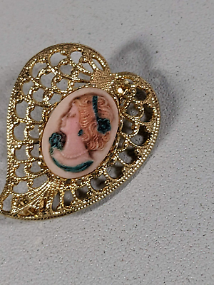 #ad Vintage Gold Tone Green Porcelain Cameo Heart Open Work Pin Brooch $9.09