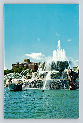 #ad Postcard The Bernard Hilton Michigan Boulevard Buckingham Fountain Chicago IL $4.99