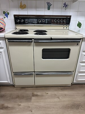 #ad Vintage GE stove range works great. 40” Wide 26” Deep $250.00