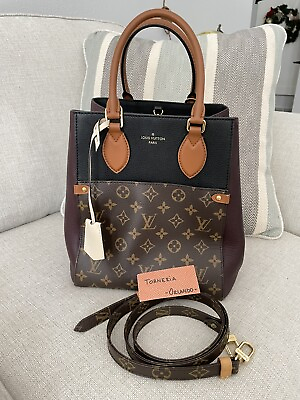 #ad Louis Vuitton Fold Tote bag MM canvas and leather🤎 $2750.00