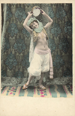PC CPA RISQUE NUDE FEMALE BELLY DANCER POSING WITH DRUM POSTCARD b7786 EUR 24.99