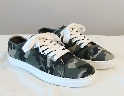 Rocket Dog Size 7 Women#x27;s Olive Camo Lace Up Sneakers $23.99