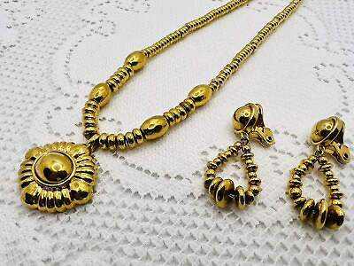 #ad VTG Monet Gold Tone medallion ￼Strand Necklace Clip on Earrings SET $39.99