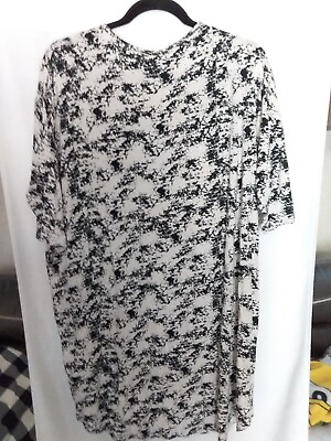 #ad Lula Roe Top Black White Large Polyester Excellent Condition $8.50