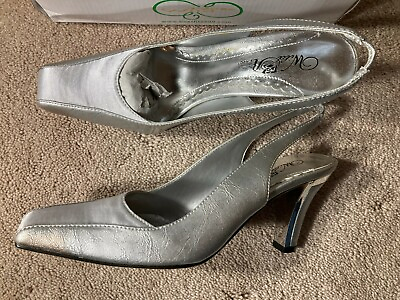 #ad New WILD ROSE Size 6.5 Closed Toe Heels Back Strap Silver Embossed NWB $22.89