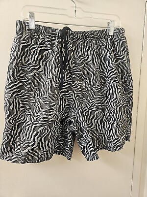 #ad Nike Men#x27;s Wild 7quot; Length Volley Swim Shorts Black And White Size Large EUC $14.99
