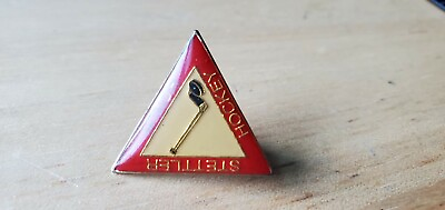 #ad Stettler Minor Hockey pin button Triangle Stick Puck Red White $19.99