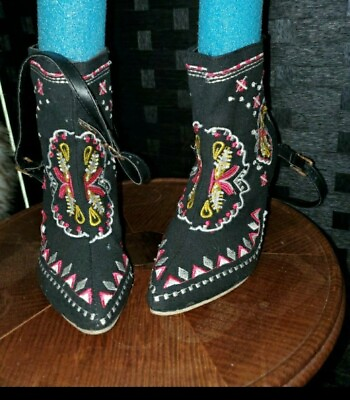 #ad Embroidered heel booties Size 8.5 $7.99