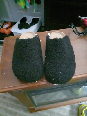 #ad Size 5 Slippers $6.00