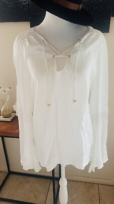 #ad Guess white Top medium With Lace Sleeves An Lace In The Back $30.00
