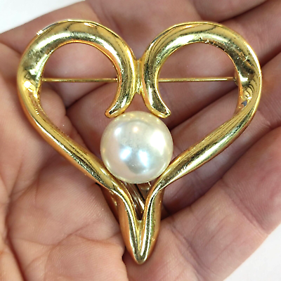 #ad Vintage Brooch American Heart Gold And Pearl Years 60 Vtg Tone Brooch $26.60