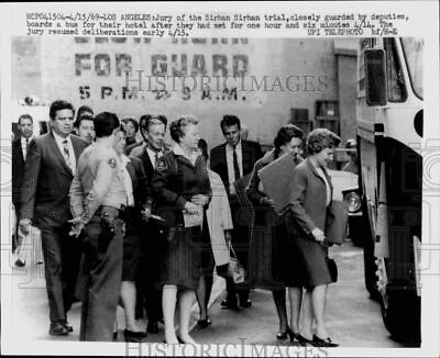 #ad 1969 Press Photo Sirhan Sirhan trial jurists board a bus in Los Angeles $20.88