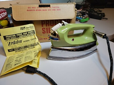 Vintage Proctor Silex Green Iron $7.00