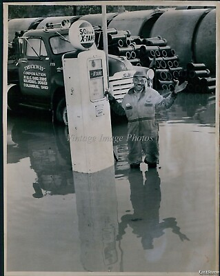 #ad 1954 Ohio Flooding Puts Floyed Rice Gas Station Under Water Flood 7X9 Photo $17.99